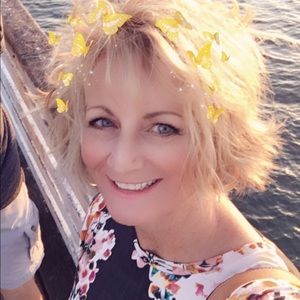 Meet your Posher, Dena